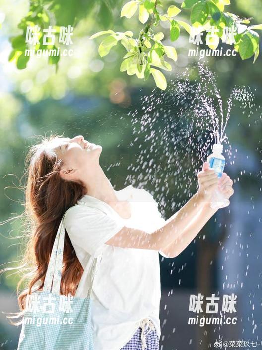 下载58黑料，获取哪个圈子里的“瓜”能让你按捺不住，哈哈！