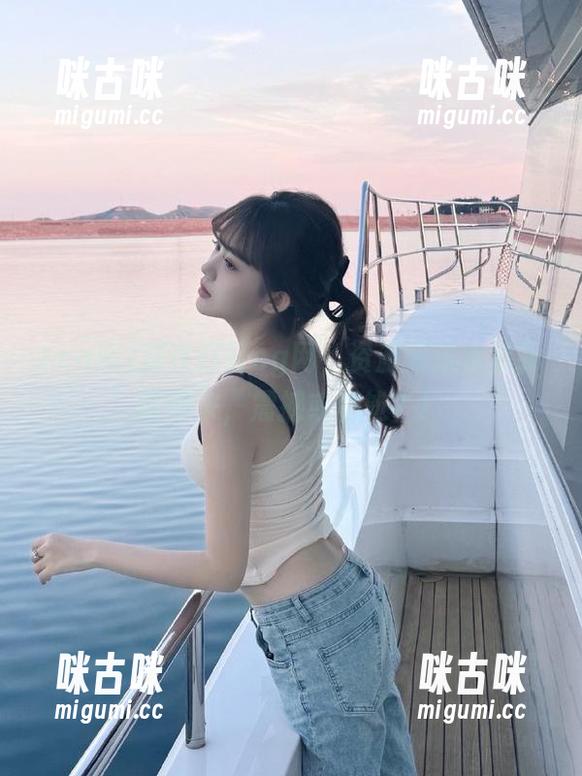 深夜打开cg网，资源如洪水般扑面而来，震撼或尴尬？！