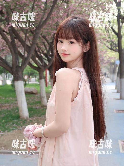 tttzzz万里长篇长征更新：正能量闪袭，连瓜都散发着积极的气场！