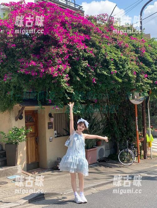 一起吃瓜 在“一起吃瓜com”,永不迷路,瓜田里遛弯心跳加速!