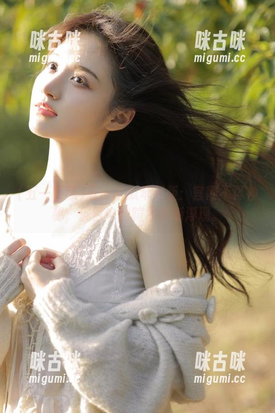 五一吃瓜苹果版：官网不再神秘，沉默中的喧嚣渐渐浮现。
