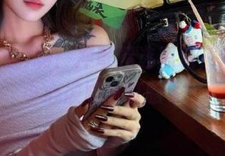 啊！冲哥精选黑料，观看时不小心被尴尬打脸了…