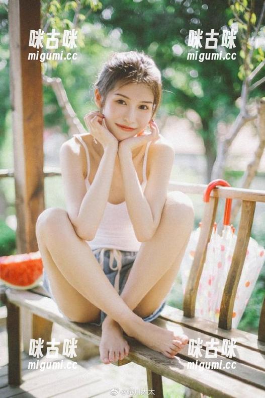 吃瓜网官网，给你一个超神奇的入口！仿佛踏进了一个瓜果飘香的梦境