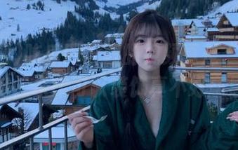 吃瓜网下载的视频真是“独特”风格，水印可以装饰真不好意思。