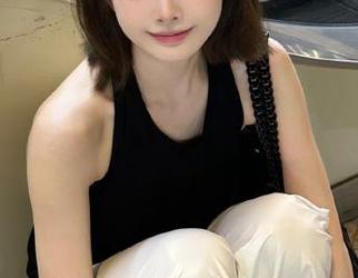 吾爱吃瓜91官网：捧着瓜，一边啃，一边杂思，那些轻松的瞬间，有点小美好