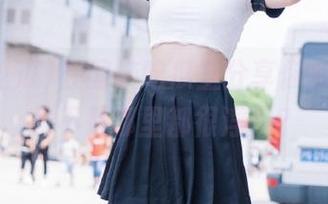 在国产吃瓜里分享你的看法，是不是哪里都很浮夸？