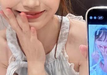 这玩意儿是“娱乐718”的苹果版？二维码像是古老的文物，盯久了我都有点恍惚了。