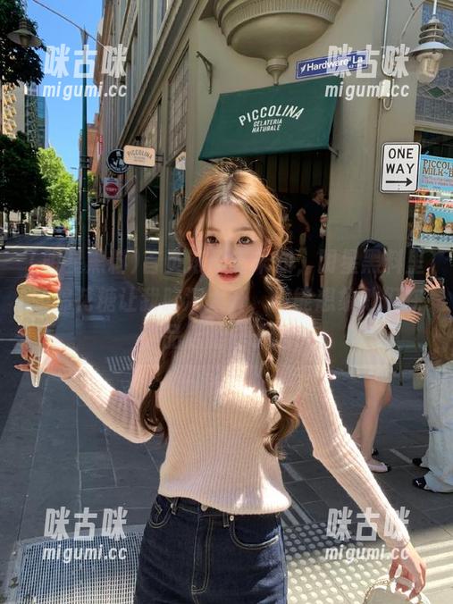 首页滚动着未知，明星黑料里的棉花糖让我脑洞大开，你能想象他们在甜品店的样子吗？