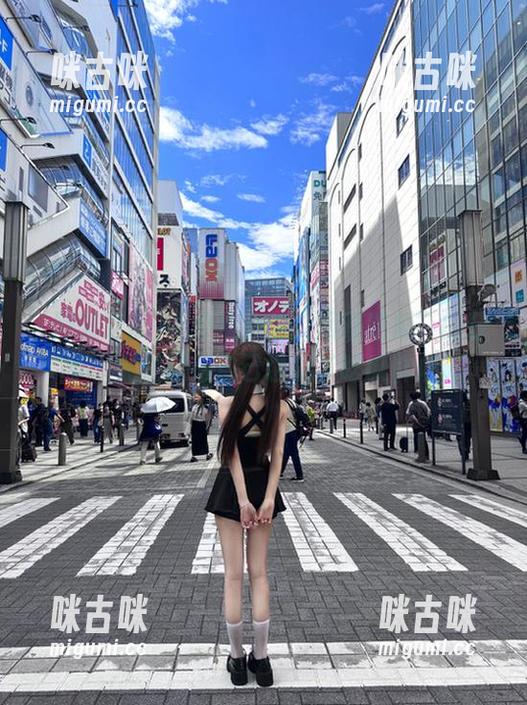 不小心点进“网曝吃瓜”的分享，突然觉得自己也成了吃瓜群众。