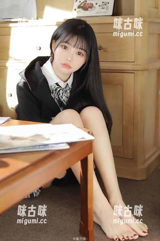 轻松吃瓜，黑料不打烊破解版下载地址搞定，行动要快！
