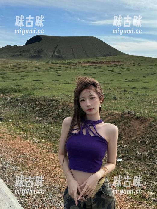 错位的优雅，观看“黑料不打烊”一字马，感觉快要摔出来了。