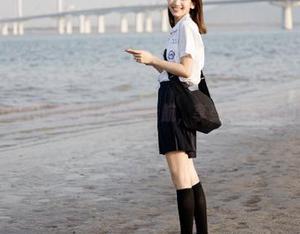 下载黑料吃瓜网导航，享受不间断的八卦轰炸！