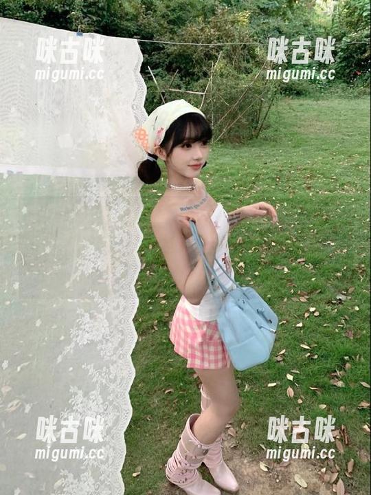 “黑料在线”app：门口有人留言，里面是一片瓜田，不敢说声小心翼翼。