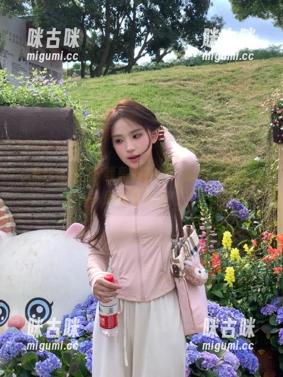 下载黑料在线，瓜田里的人总是那么有趣！