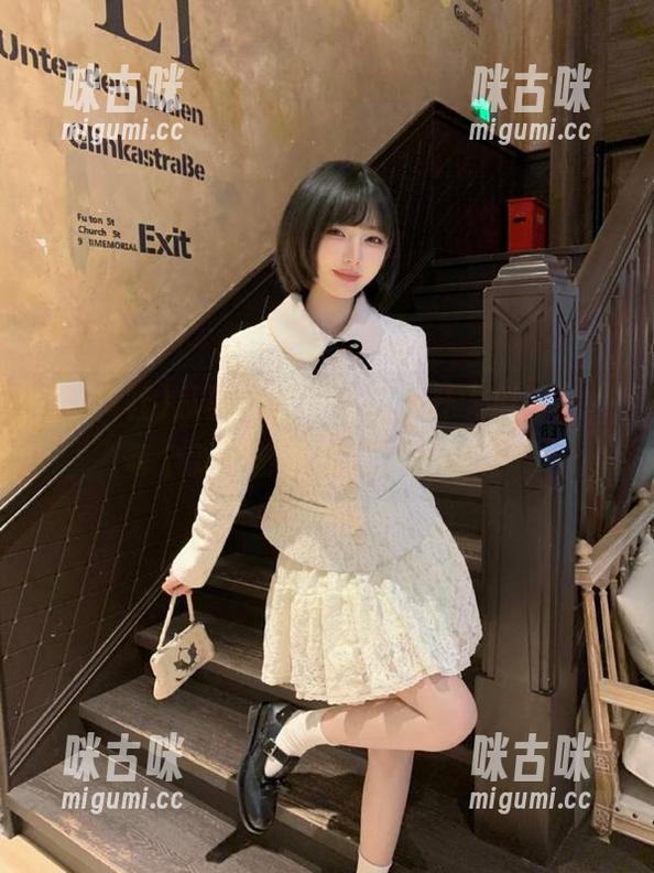 从黑料社苹果版打开“瓜田”，每个新闻都有潜规则的味道～