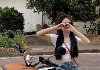 别问我在哪儿偷的乐子，快来登录黑料福利社，保证你会时不时露出个疑惑的表情。