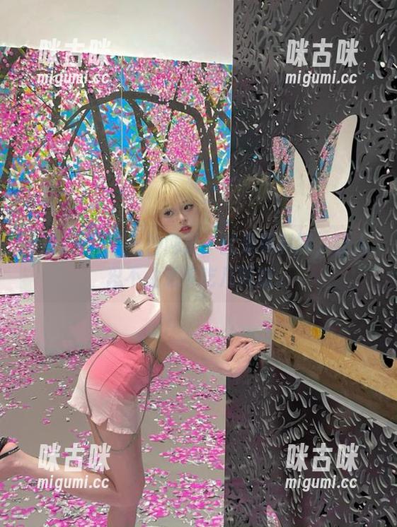 有一种网址，就是黑料网，让人忍不住想多吃几颗瓜。