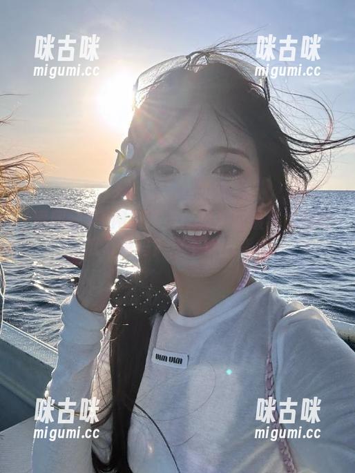 黑网料网页：你见过最离谱的吃瓜习惯吗？这个锅我背！